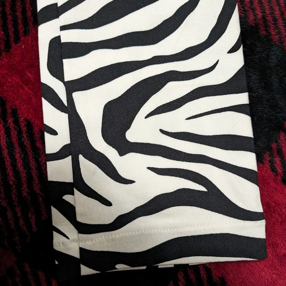 Set - Picture 5 of 7